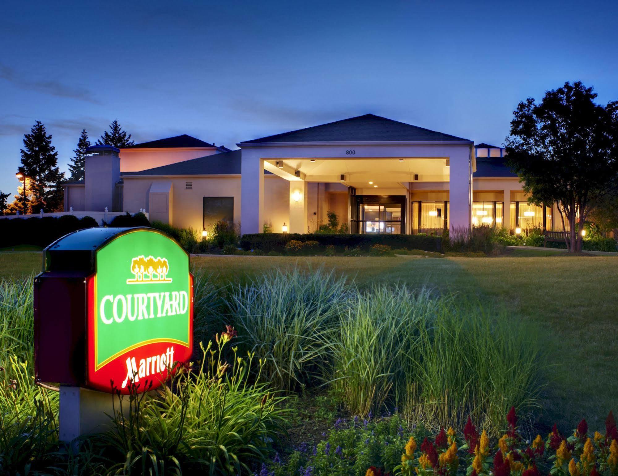 Courtyard Chicago Hotel Deerfield